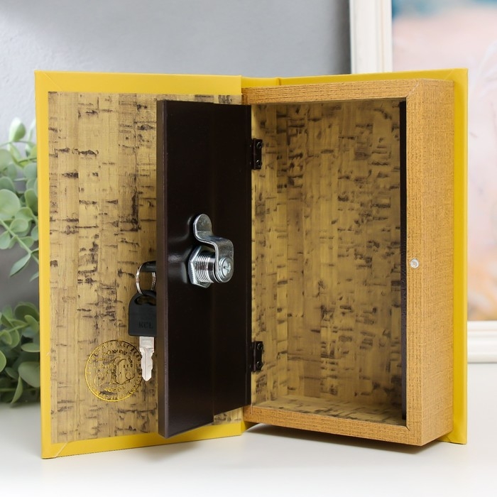 Сейф-книга дерево кожзам Сейф-книга дерево кожзам "Чёрный кот с ландышами в вазе" 21х13х5 см