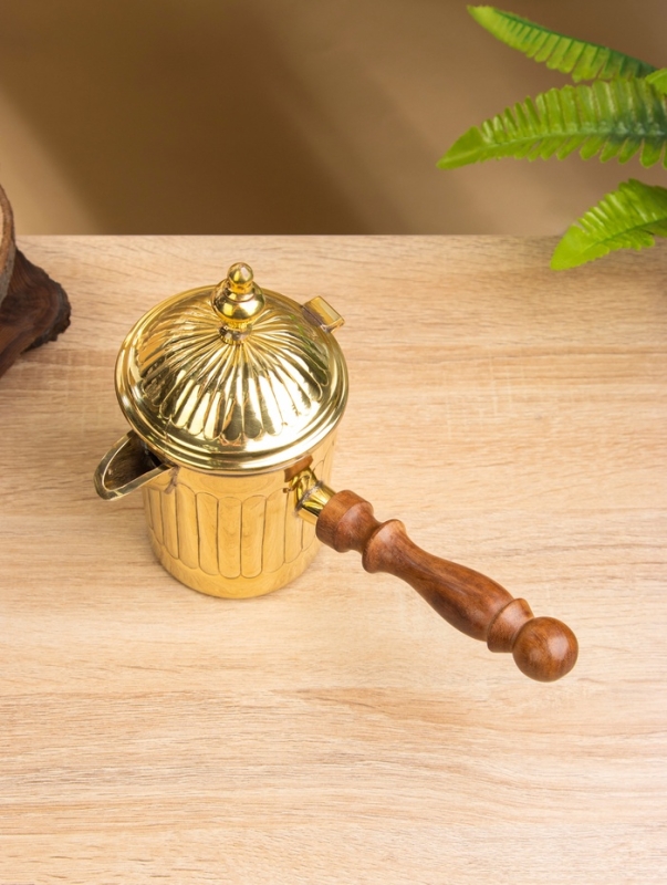 Турка "Золотые грани" латунь, с крышкой и деревянной ручкой 500 мл