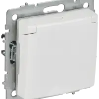 BRITE Розетка 1-местная с заземлением с защитными шторками и крышкой 16А IP44 РСбш10-3-44-БрАБ арктический белый IEK