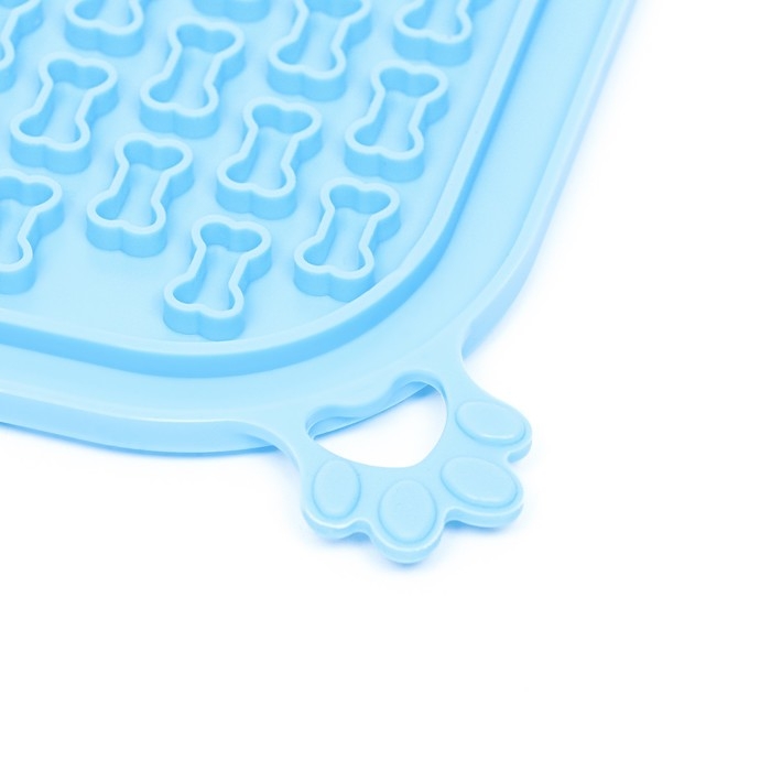 Коврик для лизания на присосках 18,5 х 18,5 см, силикон, голубой Коврик для лизания на присосках 18,5 х 18,5 см, силикон, голубой
