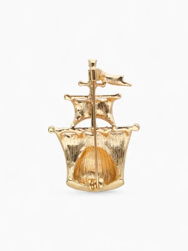 Брошь &laquo;Корабль&raquo;, паруса, красная в золоте