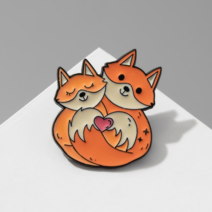 Значок Значок "Лисята" влюбленные, цвет оранжевый в чёрном металле