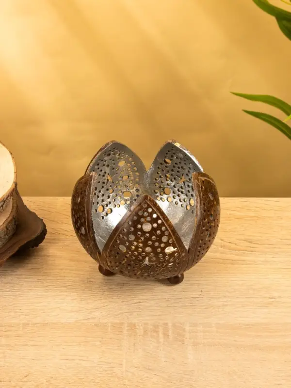 Подсвечник из кокоса «Бутон», 15×15×13 см, коричнево-серебристый