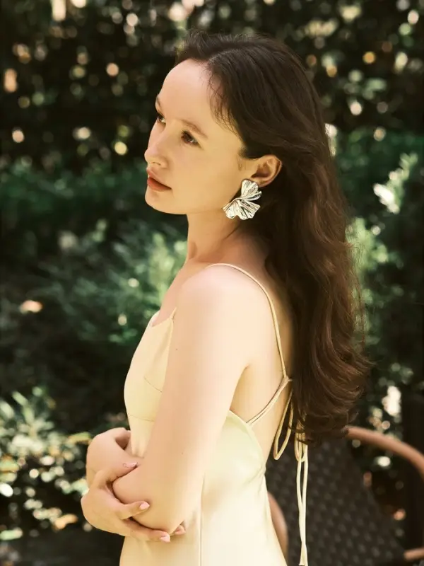 Серьги пластик &laquo;Лепестки&raquo; асимметрия, цвет серебро