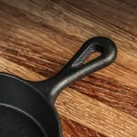 Сковорода Magma &laquo;Вилфред&raquo;, 13.5&times;3.5 см, с 2 сливами, индукция, чугун, чёрная