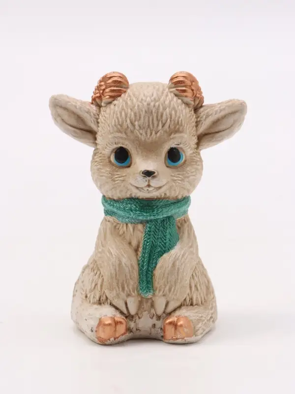 Фигурка декоративная &laquo;Козлик в шарфе&raquo;, 7&times;4&times;4 см, слоновая кость
