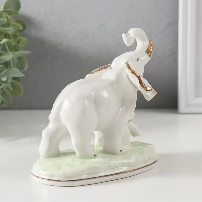 Фигурка керамика &laquo;Прогулка слона и слонёнка&raquo;, белый с золотом, 12.2&times;12.7&times;7.2 см