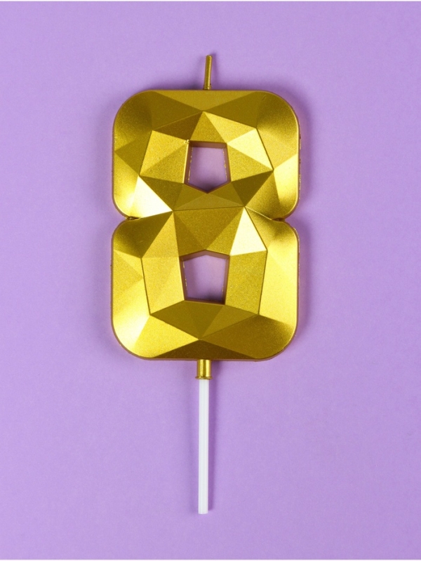 Свеча ГИГАНТ в торт на шпажке «Грань», цифра Свеча ГИГАНТ в торт на шпажке «Грань», цифра "8", золотая, 9 см