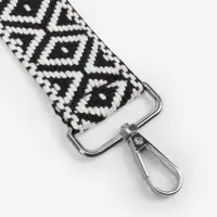 Ручка для сумки &laquo;Орнамент&raquo;, стропа, 135&plusmn;3&times;3.8 см, чёрная, белая