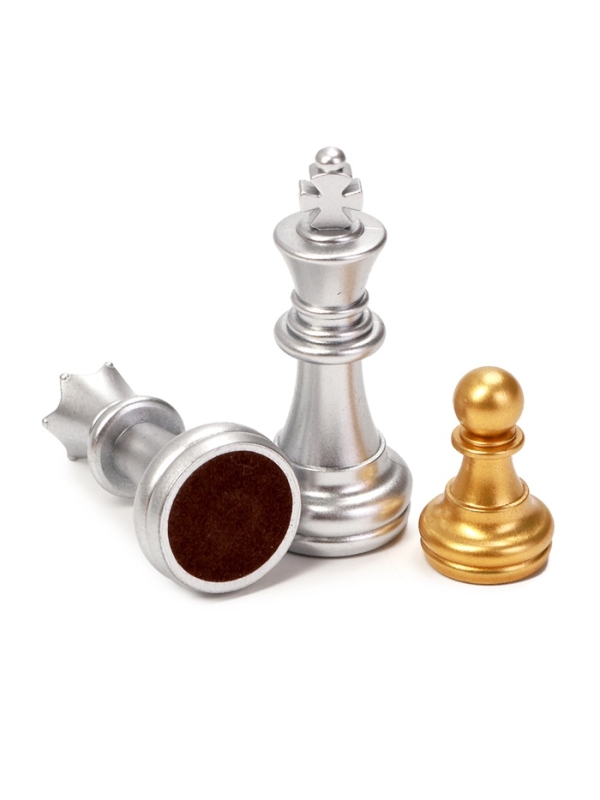 Шахматы магнитные 36 х 37 см, король h-8 см, пешка h-4.2 см Шахматы магнитные 36 х 37 см, король h-8 см, пешка h-4.2 см