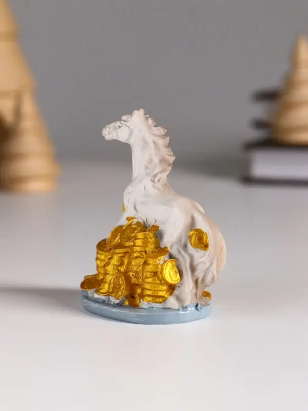 Сувенир полистоун Сувенир полистоун "Серый конь с горкой золотых монет" МИКС 6х3,5х6,4 см