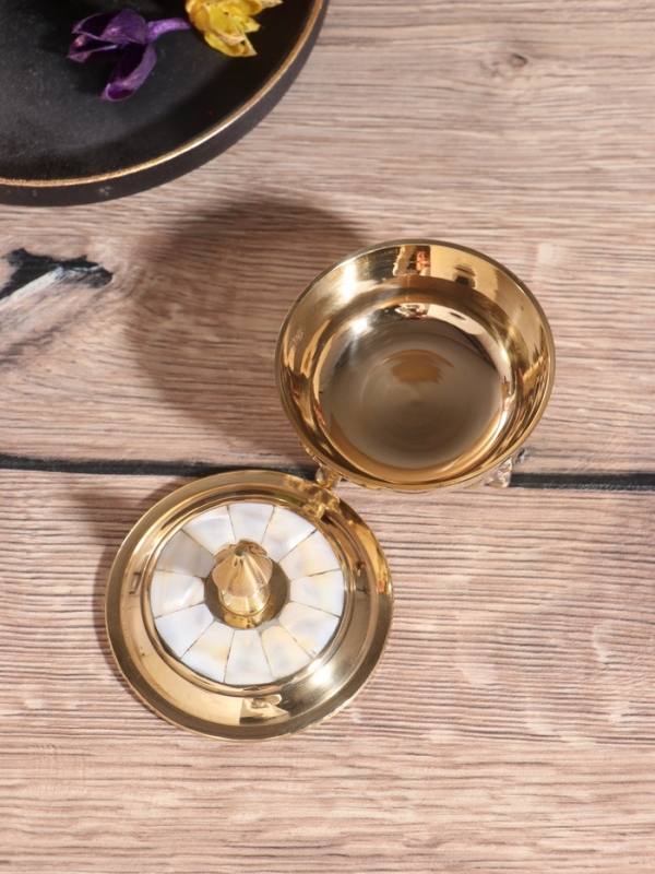 Шкатулка Шкатулка "Лакшми" латунь с перламутром 7х7х9 см