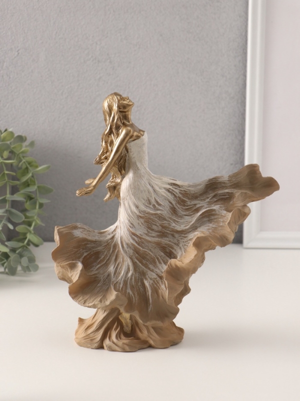 Сувенир полистоун  Сувенир полистоун "Перерождение. Девушка в летящем платье" бежевый 22,5х8,5х25 см