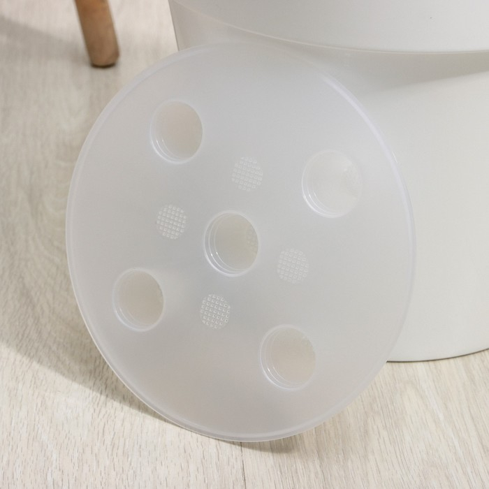 Кашпо для цветов со вставкой «Порто», 15 л, цвет белый Кашпо для цветов со вставкой «Порто», 15 л, цвет белый