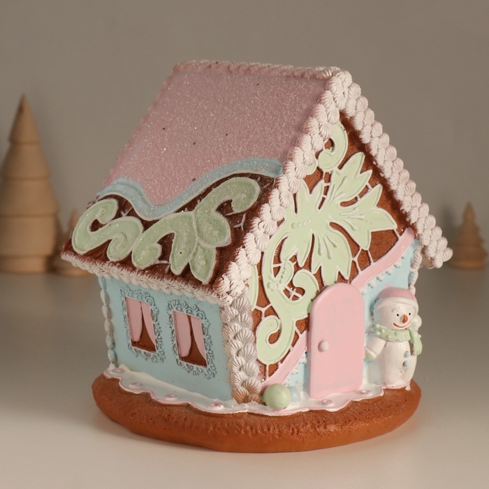Сувенир полистоун свет Сувенир полистоун свет "Пряничный домик с узорами, со снеговиком" 16,5х16х17 см