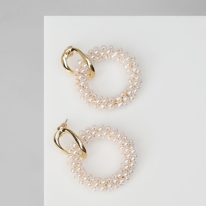 Серьги с жемчугом «Круги» на кольце, цвет белый в золоте Серьги с жемчугом «Круги» на кольце, цвет белый в золоте