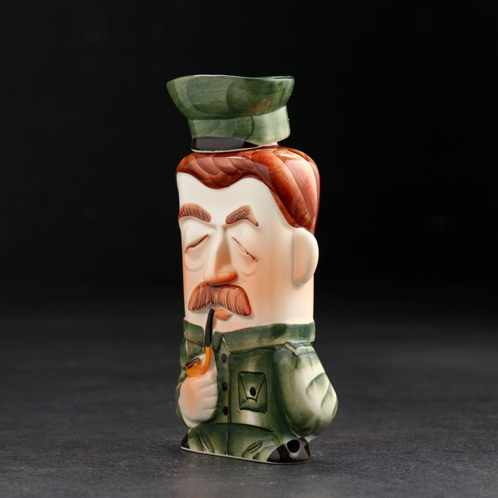 Штоф фарфоровый «Сталин», в упаковке книге Штоф фарфоровый «Сталин», в упаковке книге