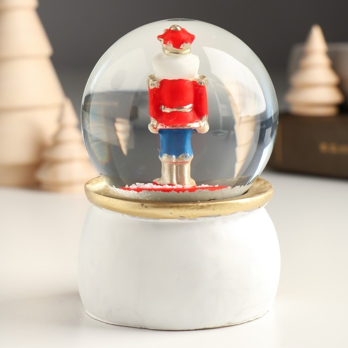 Сувенир полистоун водяной шар Сувенир полистоун водяной шар "Щелкунчик" 7,2х7х9,5 см