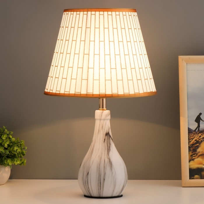 Настольная лампа Настольная лампа "Алмедия" Е27 40Вт белый 25х25х43 см RISALUX