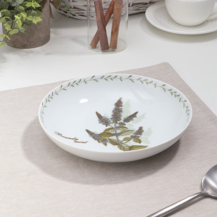 Тарелка глубокая фарфоровая «Ботаника», 700 мл, d=20,5 см, цвет белый Тарелка глубокая фарфоровая «Ботаника», 700 мл, d=20,5 см, цвет белый