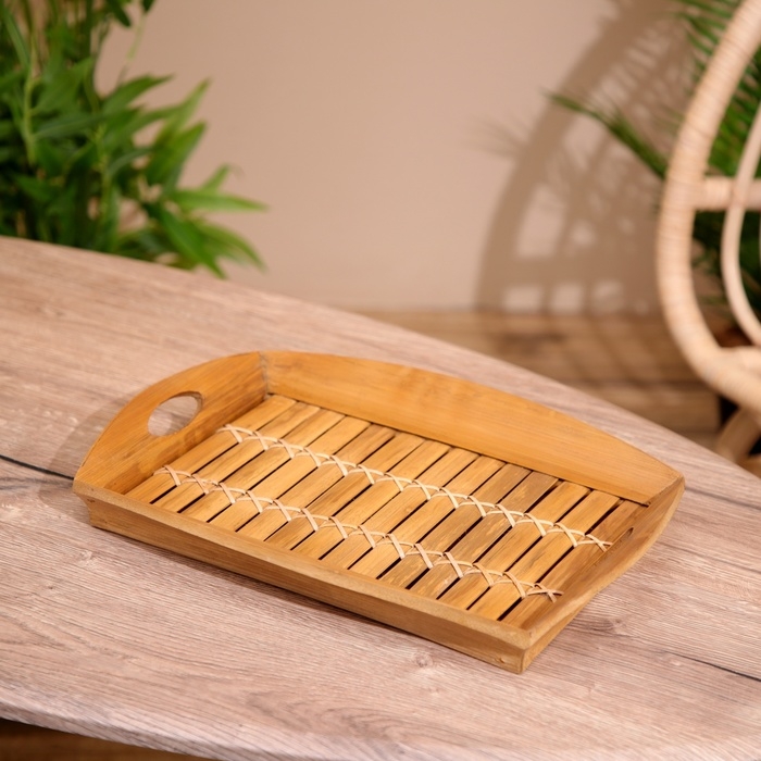 Поднос из бамбука 35х25х5 см Поднос из бамбука 35х25х5 см