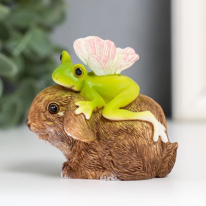 Сувенир полистоун Сувенир полистоун "Пирамидка - кролик, лягуха и бабочка" 6,3х6,7х4 см