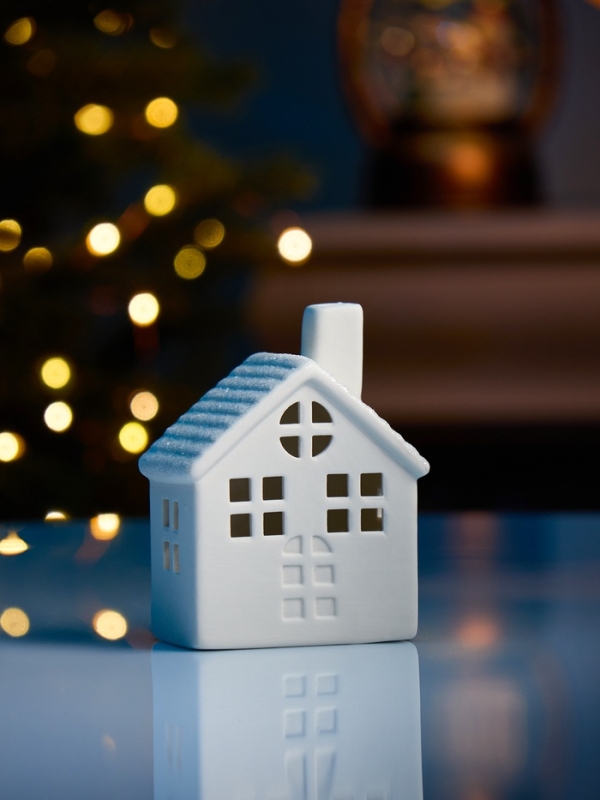 Светодиодная фигура Светодиодная фигура "Домик с круглым окном" 7.7х5.7х10.2 см, 1 LED, LR44x3(в комп.), свечение тёплое белое