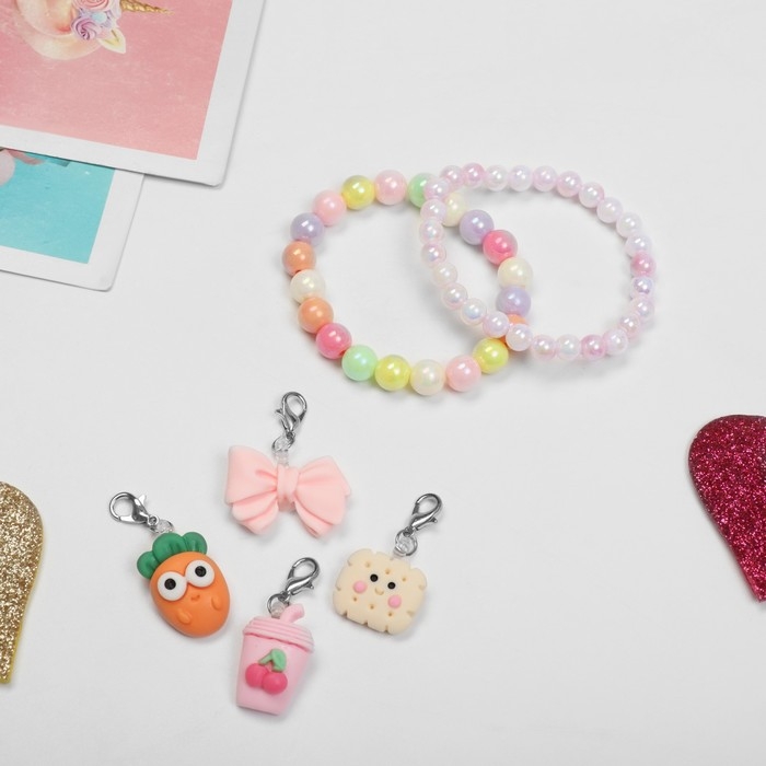 Набор «Выбражулька» 6 предметов: 2 браслета, 4 сменных подвески, вкусняшки, цвет МИКС Набор «Выбражулька» 6 предметов: 2 браслета, 4 сменных подвески, вкусняшки, цвет МИКС