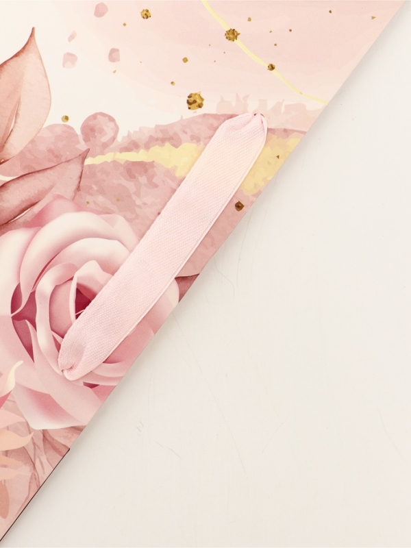 Пакет подарочный вертикальный "Счастье есть", 26 × 32 × 12 см