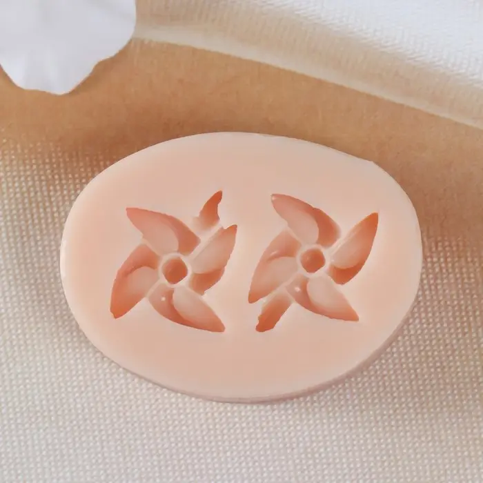 Молд силикон "Ветерок" 2,5х2,7х0,5 см