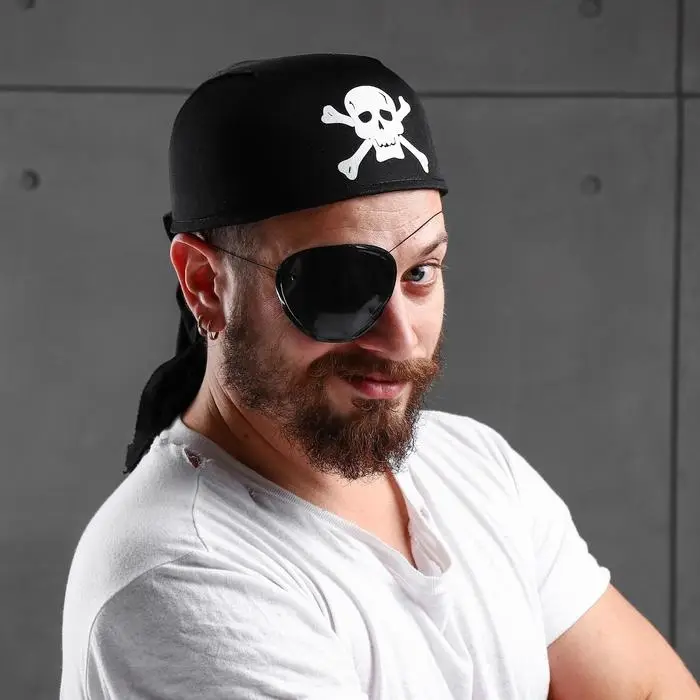 Бандана пирата «Череп», р-р. 56-58 Бандана пирата «Череп», р-р. 56-58