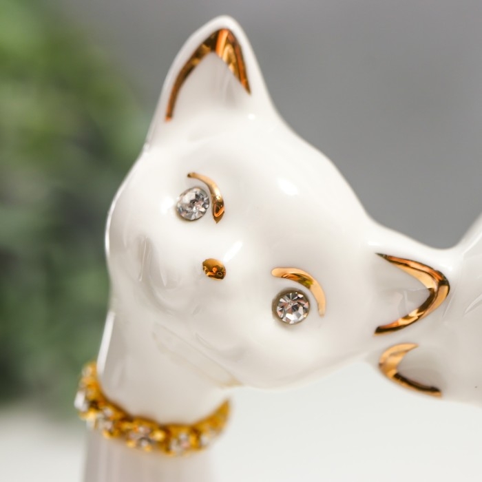 Сувенир керамика Сувенир керамика "Белые кот и кошка в цветок, ошейник из страз" 12х9х4,5 см