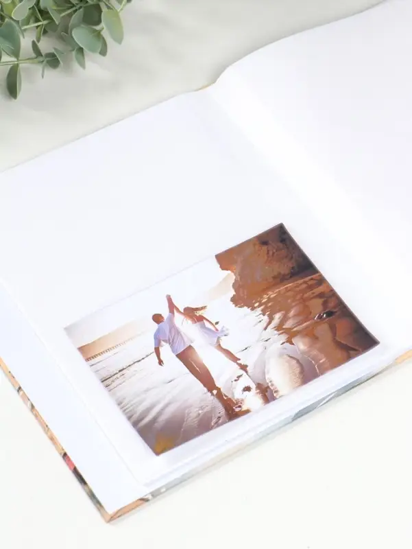 Фотоальбом на 80 фото 10х15 см "Улочка у Эйфелевой башни" в коробке 5х19х22,8 см