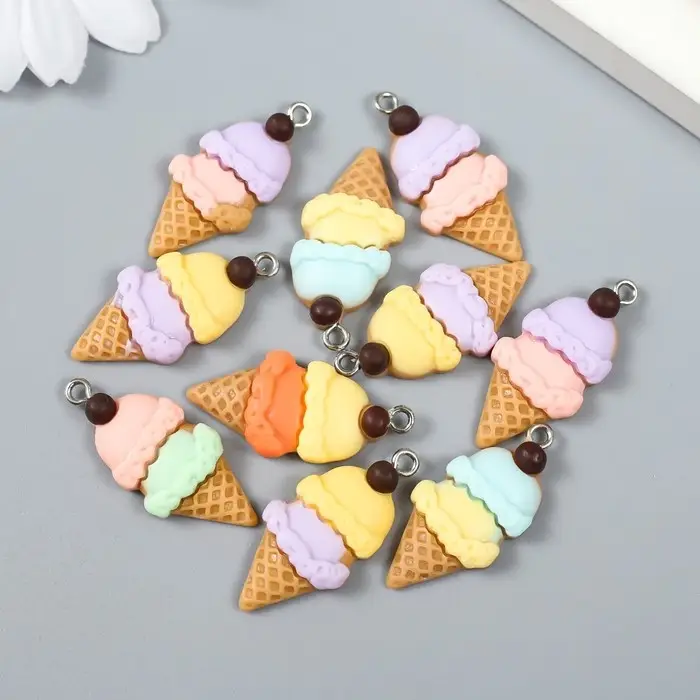 Декор для творчества пластик "Рожок мороженного с петелькой" МИКС 0,5х1,4х2,9 см