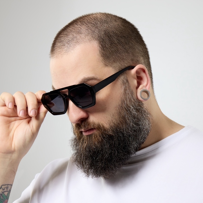 Очки солнцезащитные, UV 400, линза 4.1 х 5.2 см, ширина 14.4 см, дужка 13.8 см, черная оправа Очки солнцезащитные, UV 400, линза 4.1 х 5.2 см, ширина 14.4 см, дужка 13.8 см, черная оправа