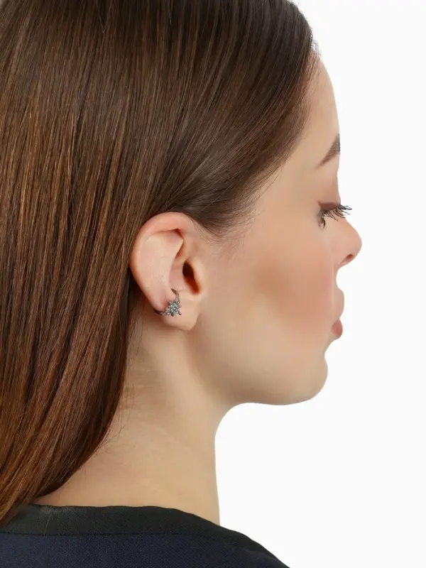 Серьга кафф &laquo;Звезда&raquo;, стразы, белая в серебре