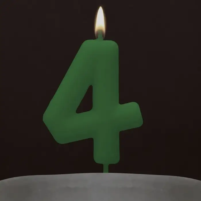 Свеча для торта, цифра «4», светится в темноте, 3,8 х 8 см Свеча для торта, цифра «4», светится в темноте, 3,8 х 8 см