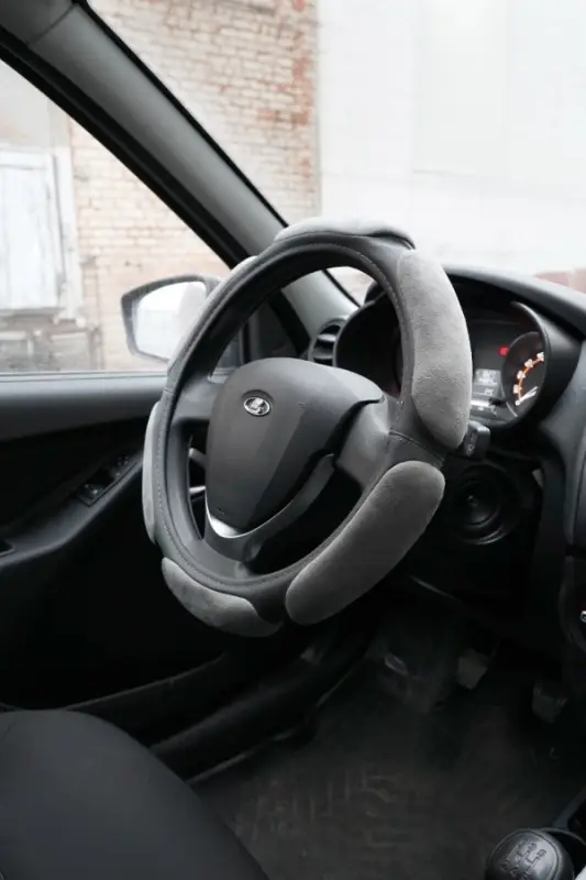 Спонжевая оплетка руля AVS SP-426S-GR ( размер S, серый) - Серия "Sponge"