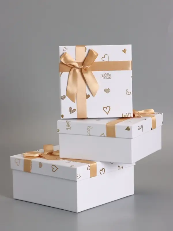 Наборок коробок 3 в 1 прямоугольные 19*19*9.8 17*17*8.0 15*15*6.5 см