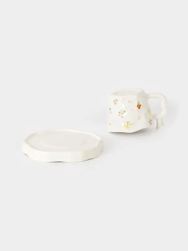 Чайная пара "Зайка в цветах"  блюдце 14х2 см, чашка 12х9х6,5 см