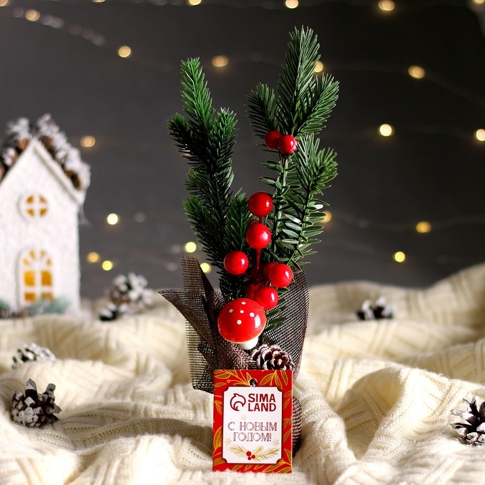 Новогодняя композиция «Веточка с ягодками» 15 × 15 × 29 см Новогодняя композиция «Веточка с ягодками» 15 × 15 × 29 см