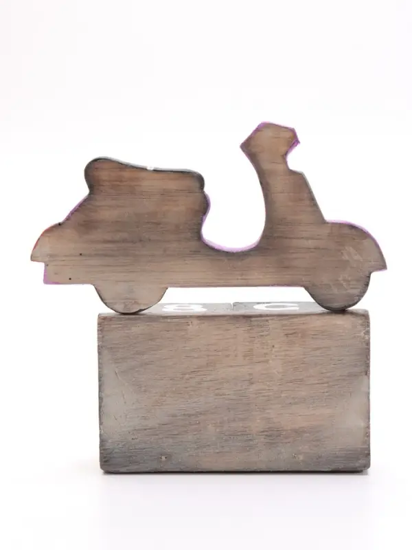 Календарь настольный &laquo;Мопед&raquo;, 14&times;5.5&times;14.5 см, дерево, фиолетовый