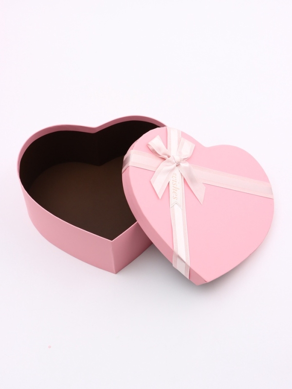 Набор коробок 3 в 1 сердца 31 х 27 х 13,3; 28 х 25 х 11,7; 26 х 23 х 10,3 см