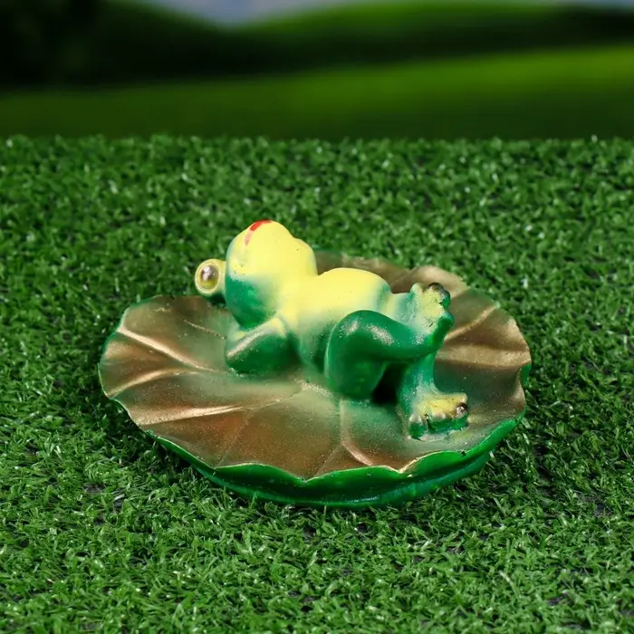 Садовая фигура из полистоуна &laquo;Лягушка на спине&raquo;, 5.5&times;13&times;13 см