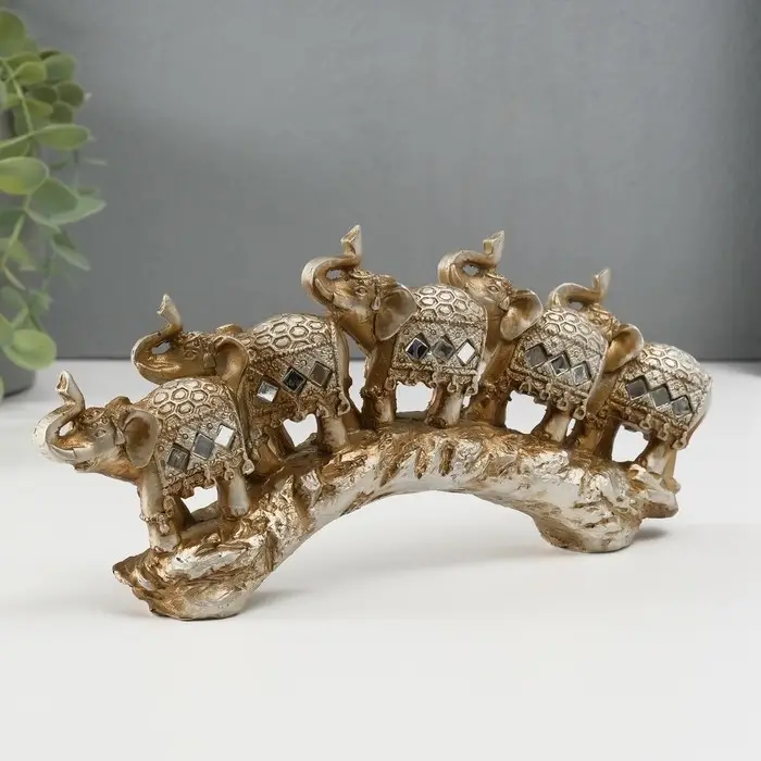 Сувенир полистоун "Пять слонов на камне в попонах с бахромой" 11х24,5х4,5 см