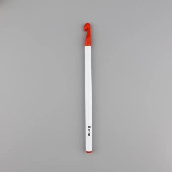 Крючок для вязания, d=8 мм, 16 см, цвет белый/красный Крючок для вязания, d=8 мм, 16 см, цвет белый/красный