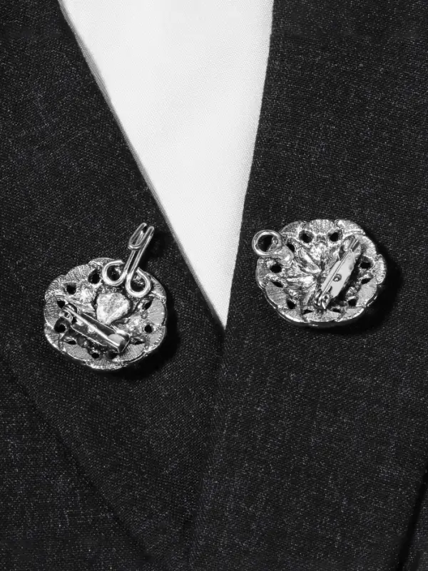 Зажим для кардигана &laquo;Цветы&raquo;, чёрно-серый в чернёном серебре