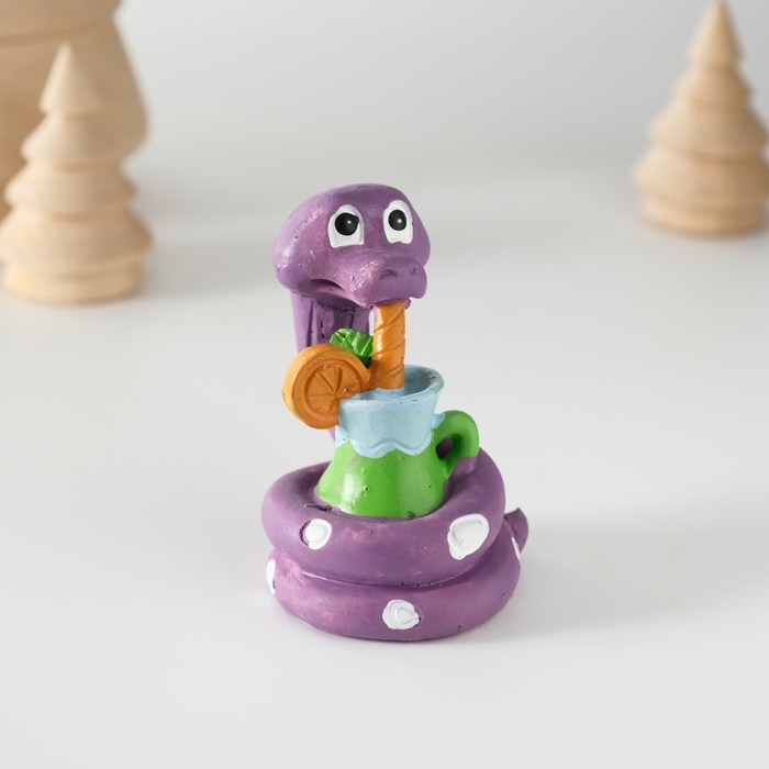 Сувенир полистоун Сувенир полистоун "Змей с бокалом смузи" 3,5х6 см