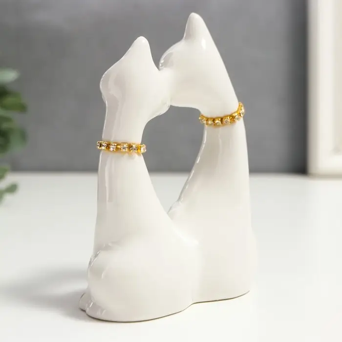 Фигурка керамика &laquo;Белые кот и кошка в цветок, ошейник из страз&raquo;, 12&times;9&times;4.5 см
