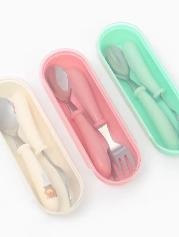 Набор детских столовых приборов в футляре: вилка, ложка Крошка Я розовый Набор детских столовых приборов в футляре: вилка, ложка Крошка Я розовый